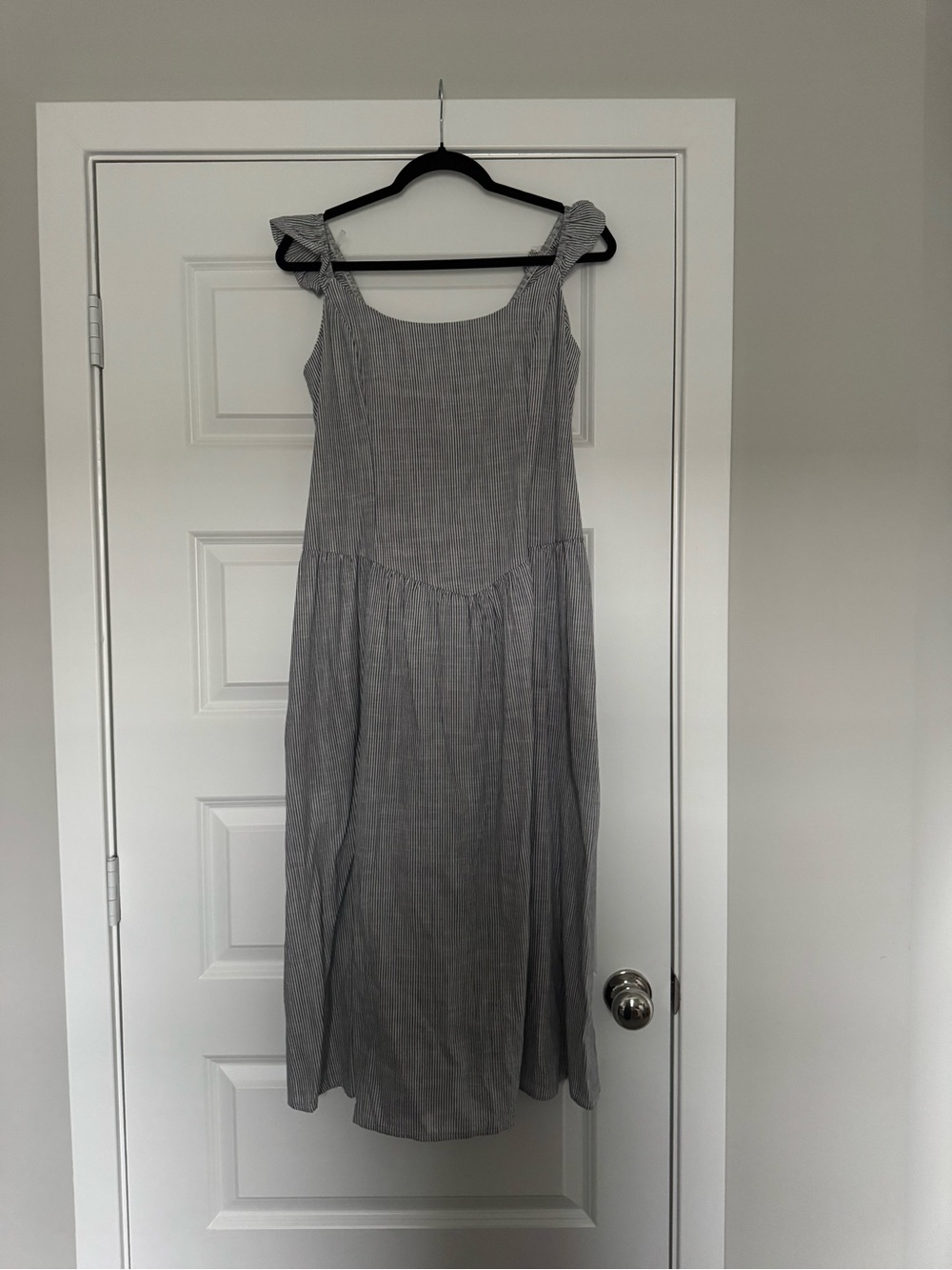 Universal Thread Light gray & white Ruffle Strap MIDI Dress
